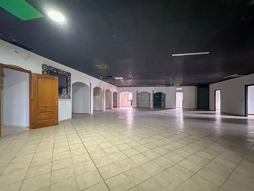 Immagine 6 di Locale commerciale in vendita  in predda niedda sud str.23 a Sassari