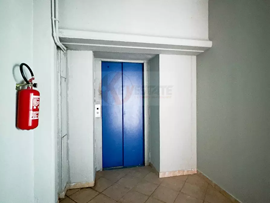 Immagine 16 di Locale commerciale in vendita  in predda niedda sud str.23 a Sassari