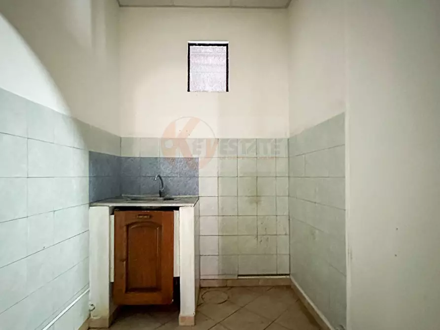 Immagine 25 di Locale commerciale in vendita  in predda niedda sud str.23 a Sassari