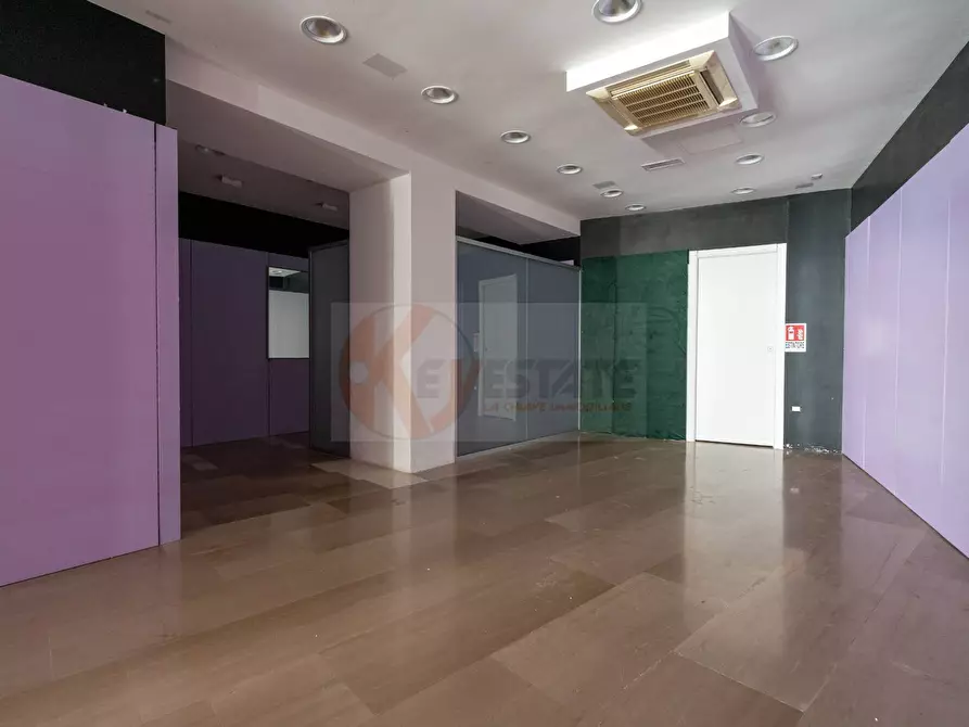 Immagine 7 di Locale commerciale in vendita  in largo cavallotti 18 a Sassari