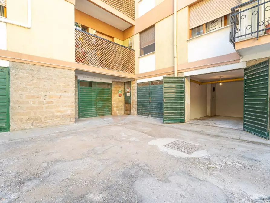 Immagine 45 di Appartamento in vendita  in Via Vienna 11 a Sassari