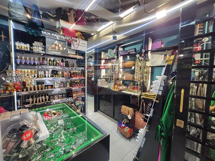 Immagine 3 di Attività commerciale in vendita  in Via Roma 132 a Sassari