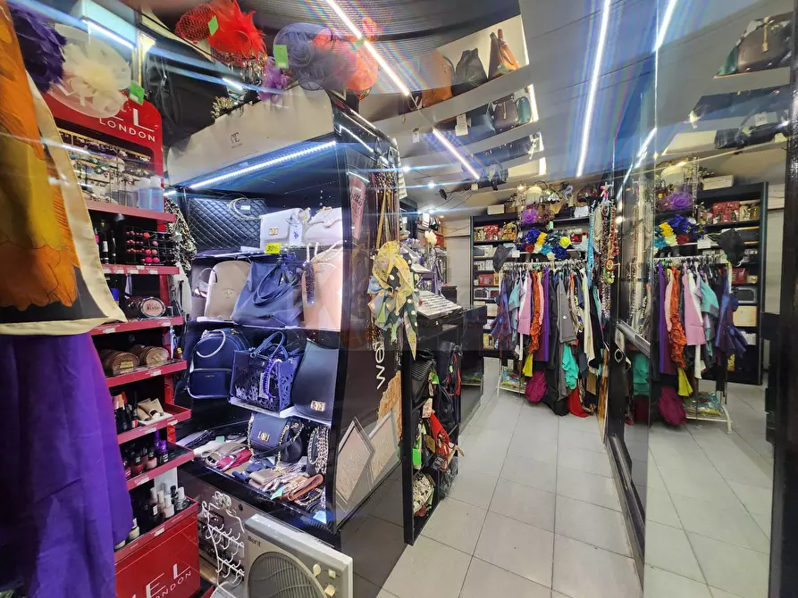 Immagine 4 di Attività commerciale in vendita  in Via Roma 132 a Sassari