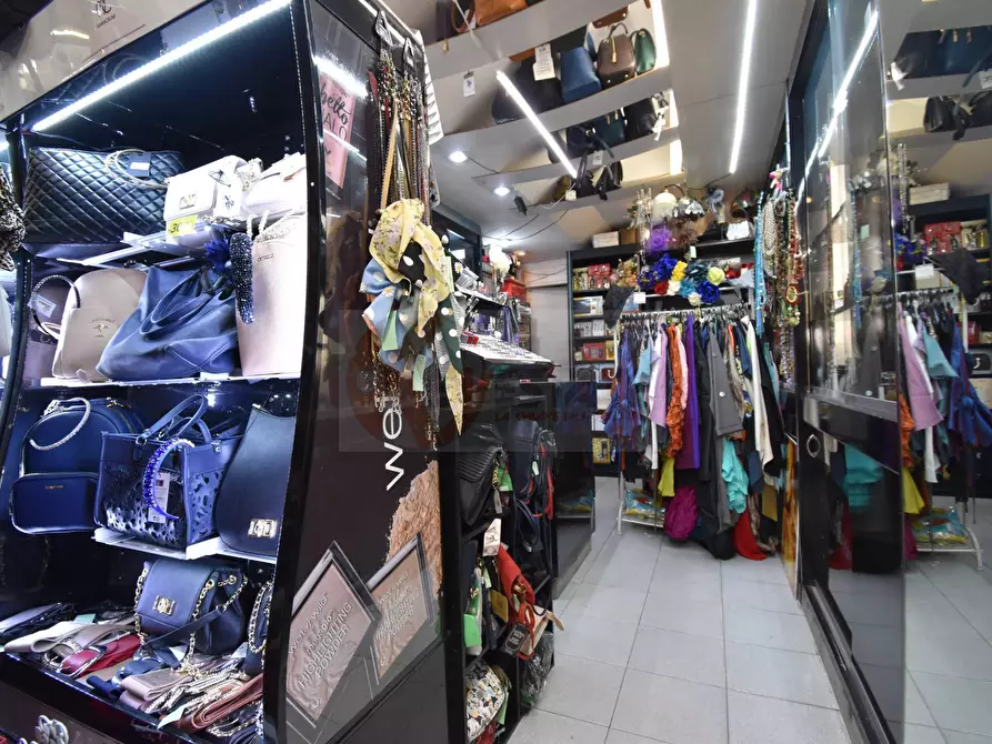Immagine 10 di Attività commerciale in vendita  in Via Roma 132 a Sassari