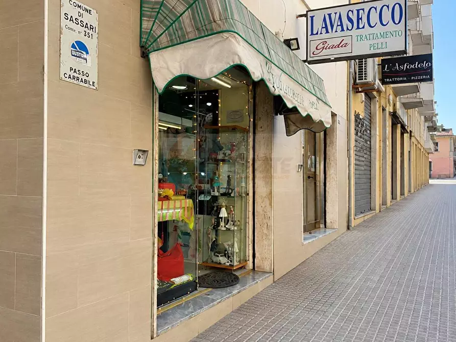 Immagine 15 di Attività commerciale in vendita  in Via Roma 132 a Sassari