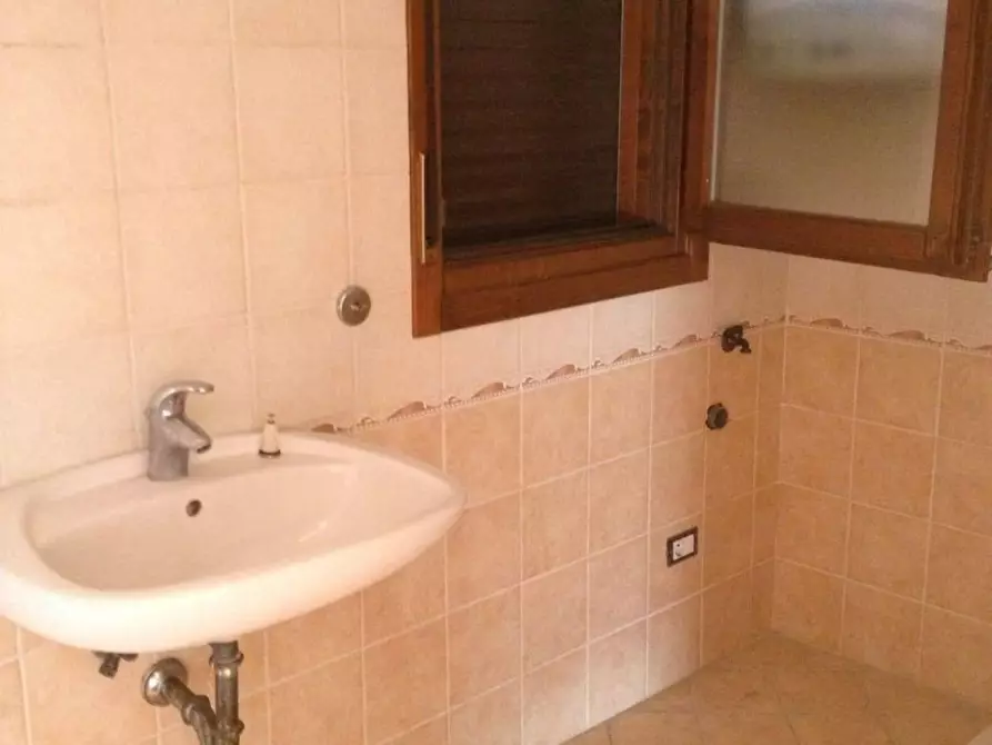 Immagine 6 di Appartamento in affitto  a Massa Lombarda