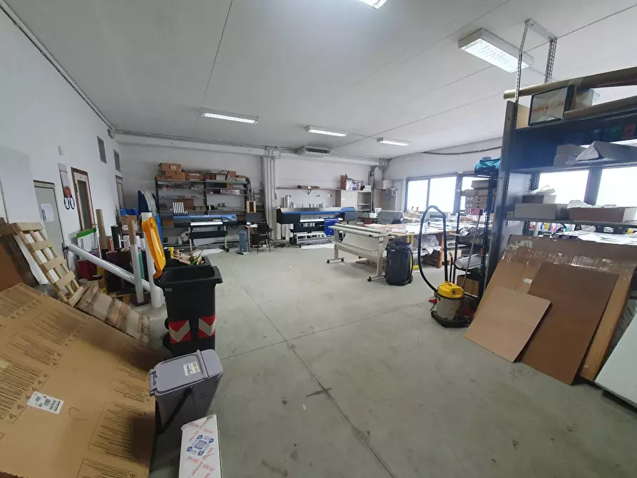 Immagine 2 di Locale commerciale in vendita  a Sant'agata Sul Santerno