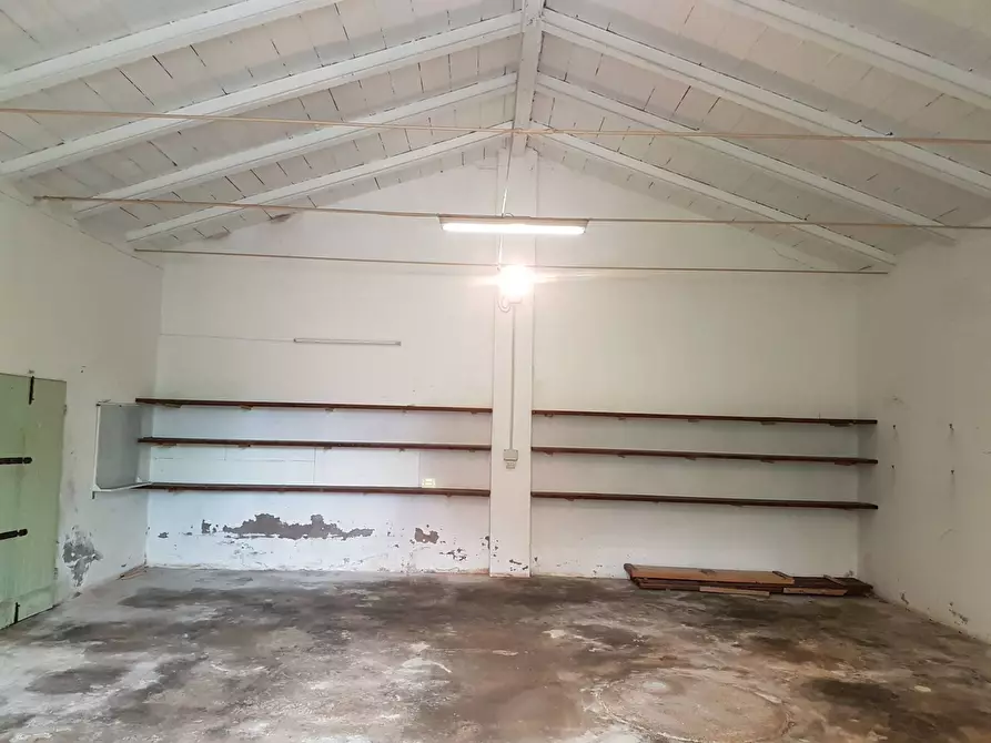 Immagine 2 di Capannone industriale in affitto  a Lugo