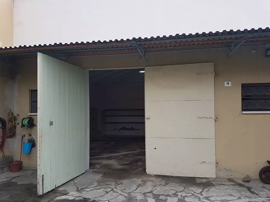 Immagine 3 di Capannone industriale in affitto  a Lugo