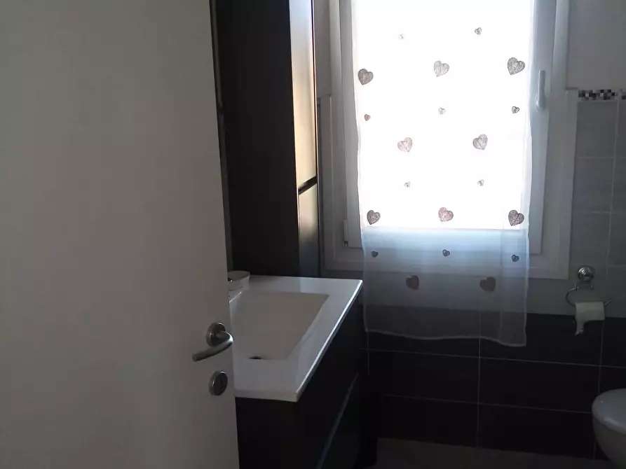 Immagine 11 di Appartamento in affitto  a Ravenna