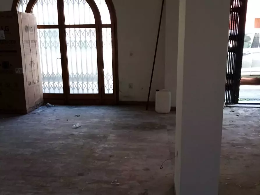 Immagine 3 di Locale commerciale in vendita  a Lugo