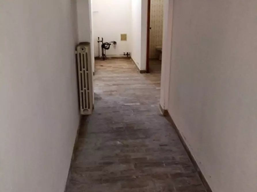 Immagine 1 di Locale commerciale in vendita  a Lugo