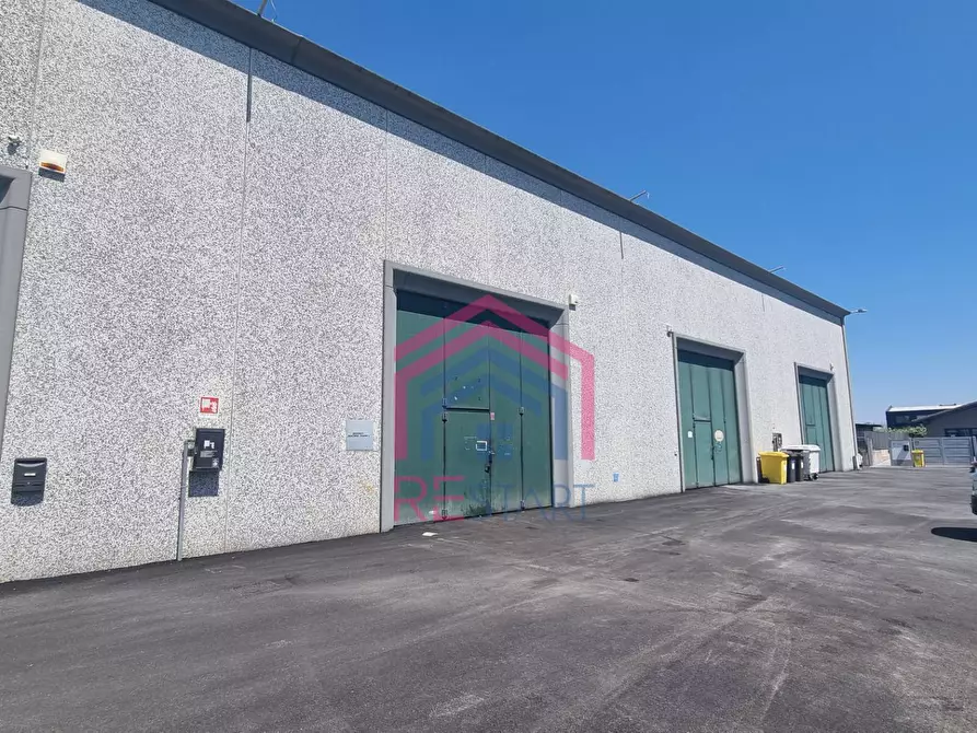 Immagine 3 di Capannone industriale in affitto  in Via dei Castelli Romani 54 a Pomezia