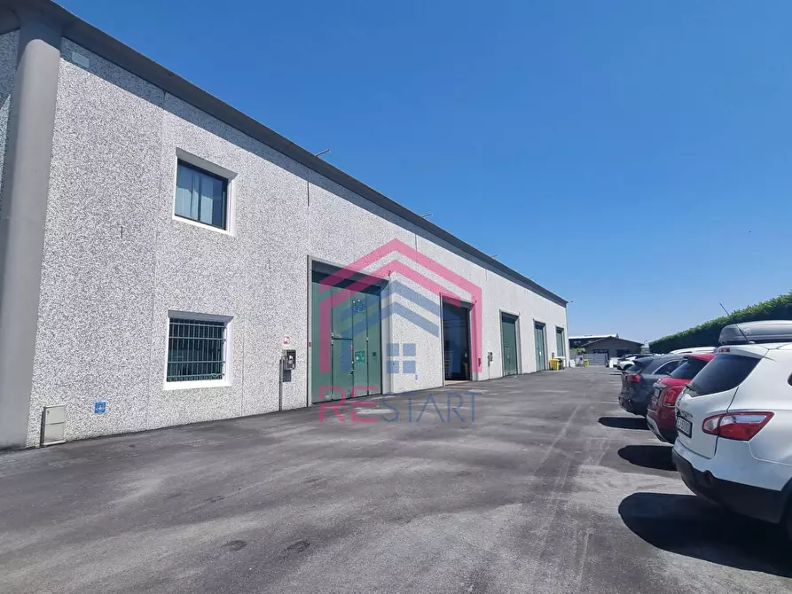 Immagine 7 di Capannone industriale in affitto  in Via dei Castelli Romani 54 a Pomezia