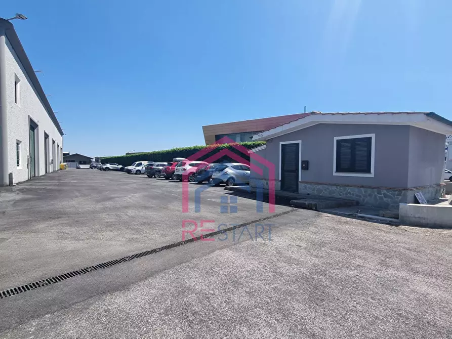 Immagine 9 di Capannone industriale in affitto  in Via dei Castelli Romani 54 a Pomezia