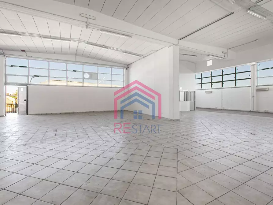 Immagine 21 di Locale commerciale in affitto  in Pontina Vecchia a Pomezia