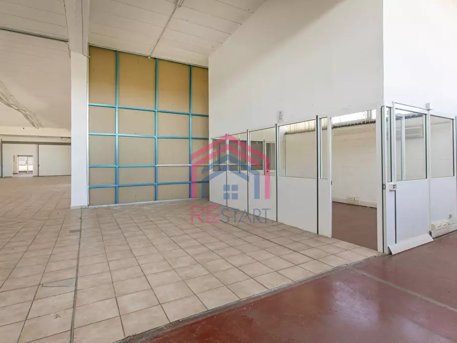 Immagine 23 di Locale commerciale in affitto  in Pontina Vecchia a Pomezia