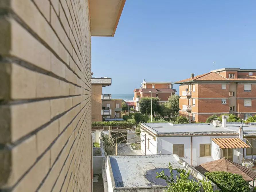 Immagine 27 di Appartamento in vendita  in Via Fiume 6 a Pomezia