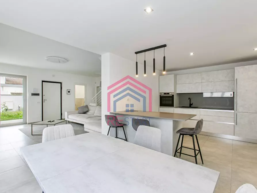 Immagine 4 di Casa semindipendente in vendita  in via viterbo 10 a Anzio