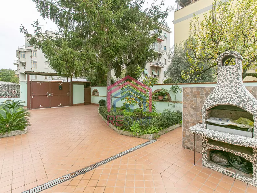 Immagine 2 di Villetta a schiera in vendita  in Via Dei Sergii 56 a Roma