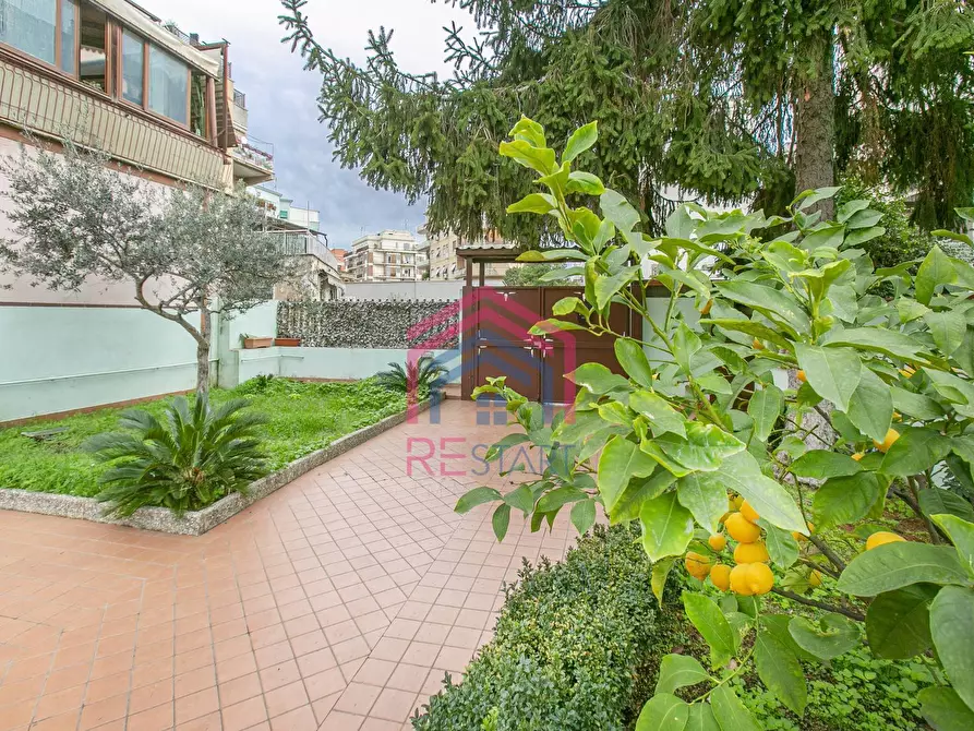 Immagine 12 di Villetta a schiera in vendita  in Via Dei Sergii 56 a Roma