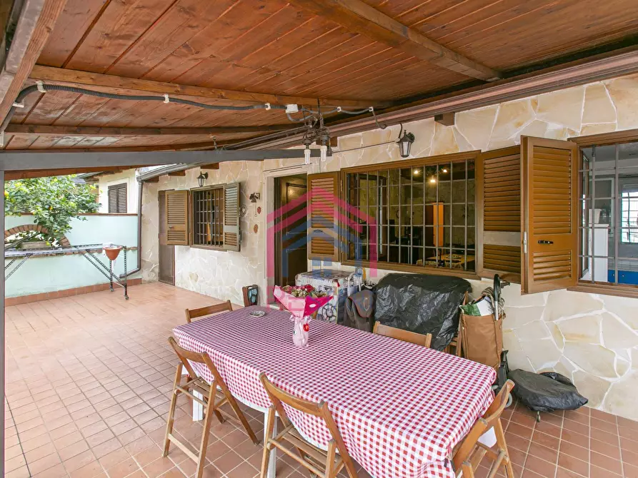 Immagine 1 di Villetta a schiera in vendita  in Via Dei Sergii 56 a Roma