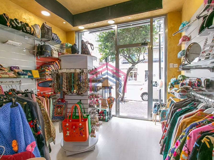 Immagine 8 di Negozio in affitto  in Via Roma 188 a Pomezia