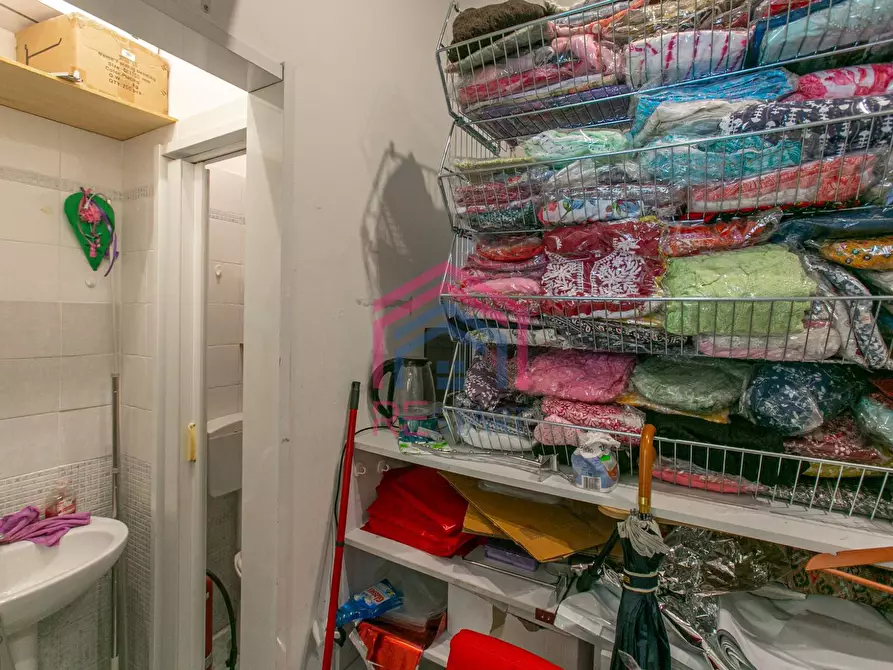 Immagine 11 di Negozio in affitto  in Via Roma 188 a Pomezia