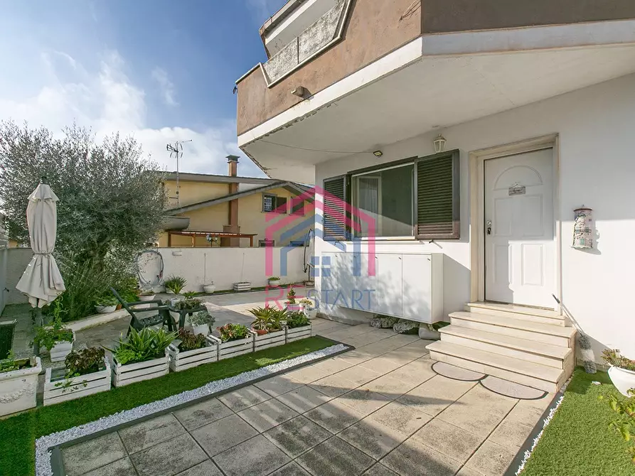 Immagine 2 di Casa semindipendente in vendita  in via Altofonte 8 a Pomezia