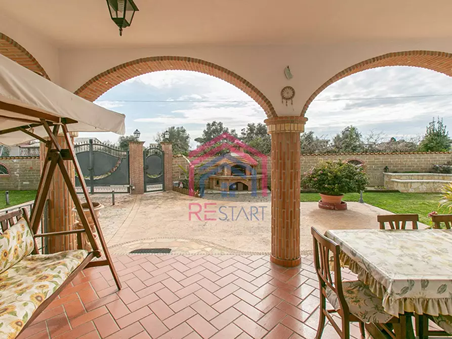 Immagine 3 di Villa in vendita  in via stromboli 8 a Aprilia