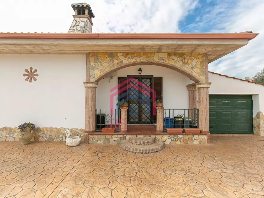 Immagine 42 di Villa in vendita  in via stromboli 8 a Aprilia