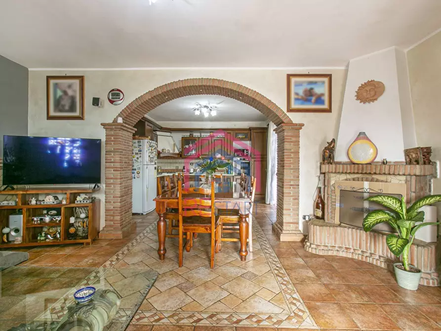 Immagine 4 di Villa in vendita  in via stromboli 8 a Aprilia
