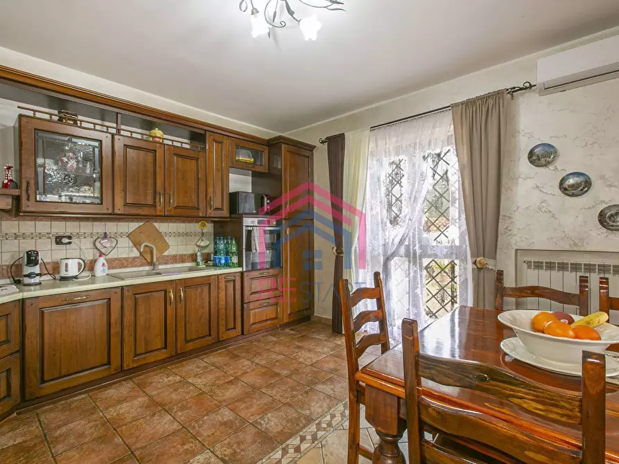 Immagine 8 di Villa in vendita  in via stromboli 8 a Aprilia