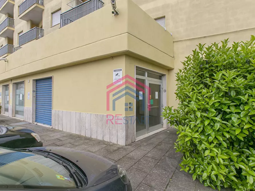 Immagine 2 di Locale commerciale in affitto  in Via della Motomeccanica 3 a Pomezia