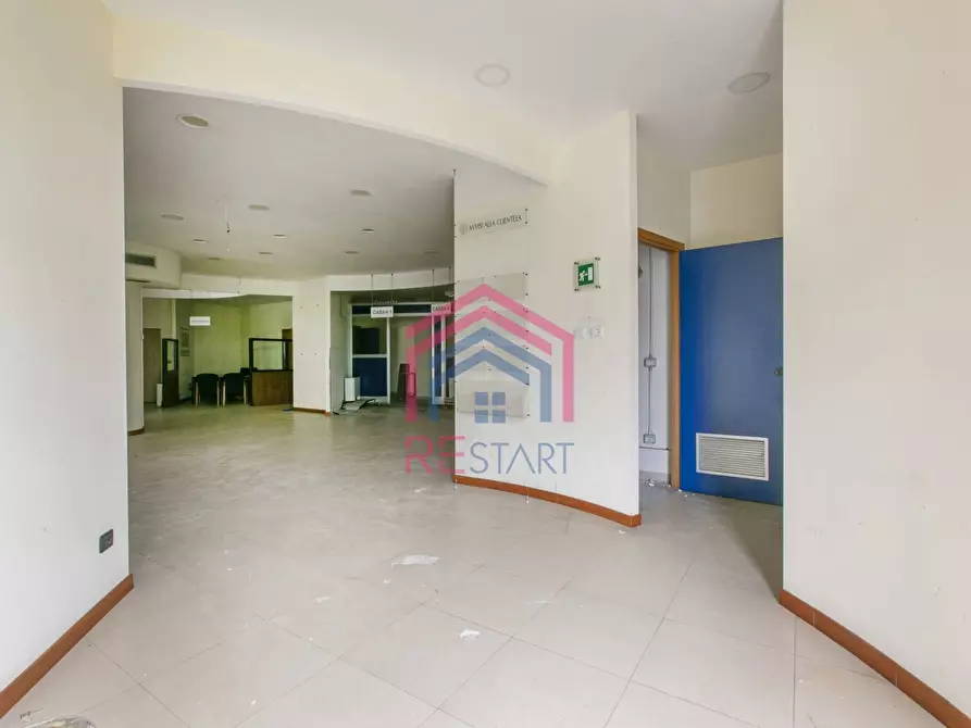 Immagine 3 di Locale commerciale in affitto  in Via della Motomeccanica 3 a Pomezia