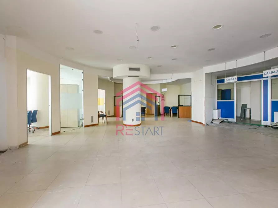 Immagine 4 di Locale commerciale in affitto  in Via della Motomeccanica 3 a Pomezia