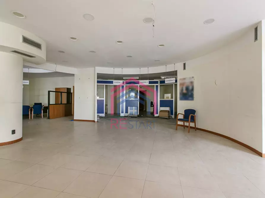 Immagine 6 di Locale commerciale in affitto  in Via della Motomeccanica 3 a Pomezia