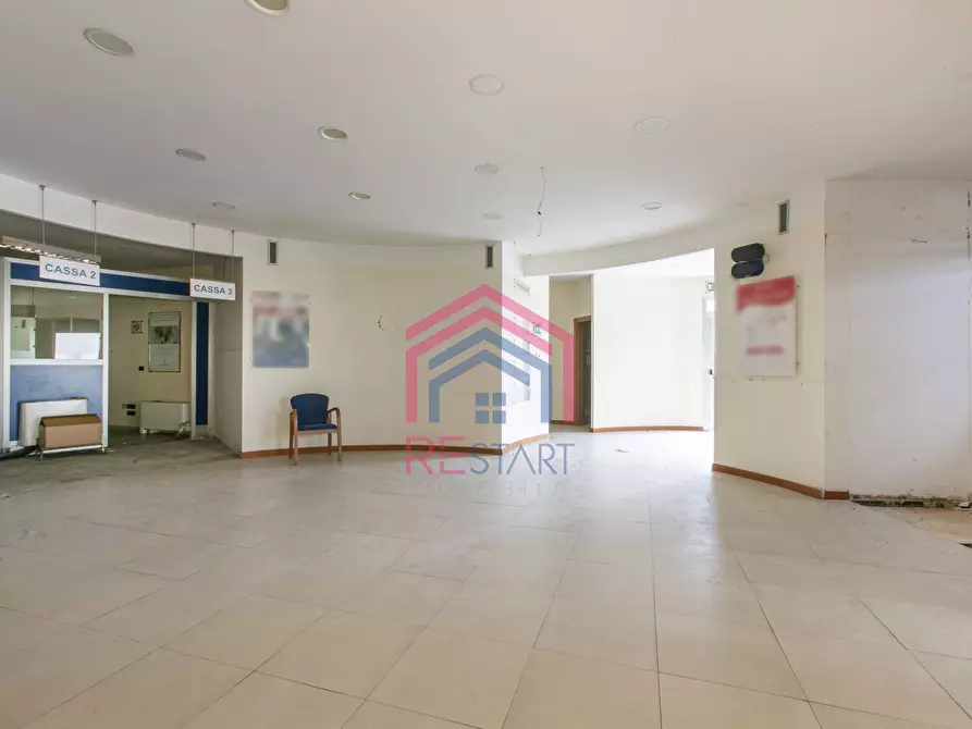 Immagine 7 di Locale commerciale in affitto  in Via della Motomeccanica 3 a Pomezia