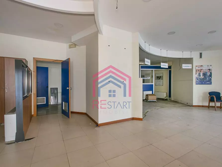 Immagine 9 di Locale commerciale in affitto  in Via della Motomeccanica 3 a Pomezia