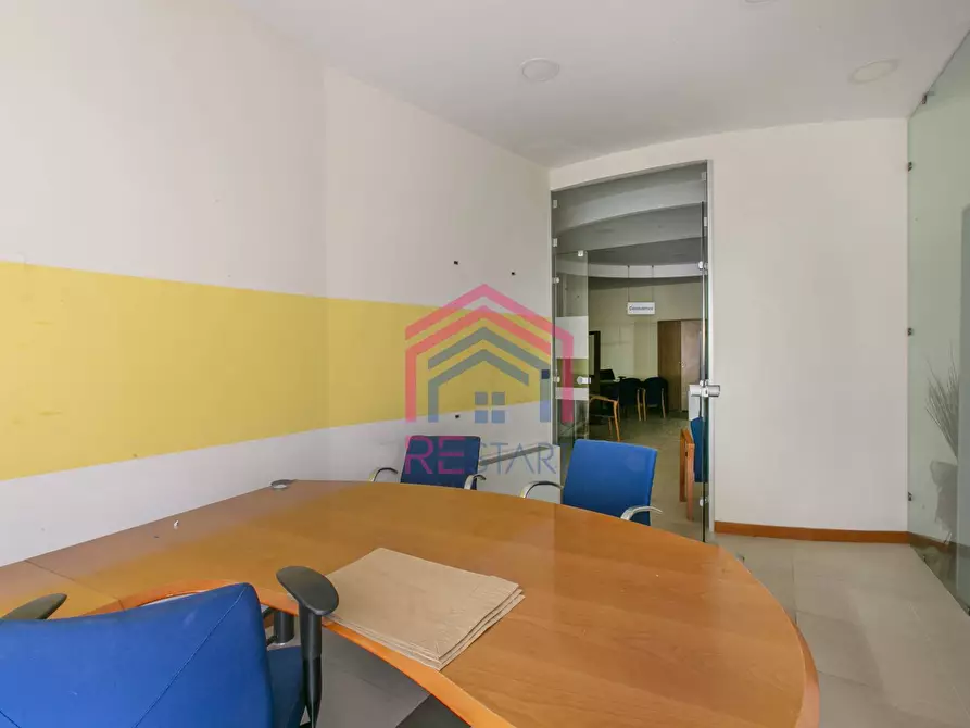 Immagine 15 di Locale commerciale in affitto  in Via della Motomeccanica 3 a Pomezia