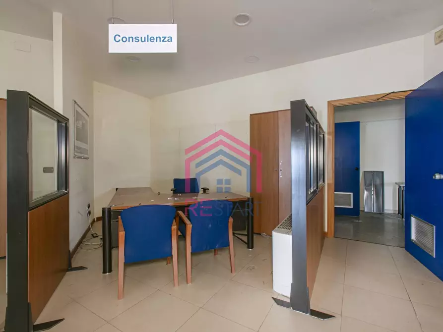 Immagine 18 di Locale commerciale in affitto  in Via della Motomeccanica 3 a Pomezia