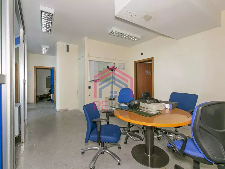 Immagine 21 di Locale commerciale in affitto  in Via della Motomeccanica 3 a Pomezia