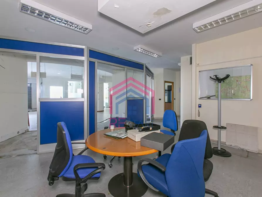 Immagine 22 di Locale commerciale in affitto  in Via della Motomeccanica 3 a Pomezia