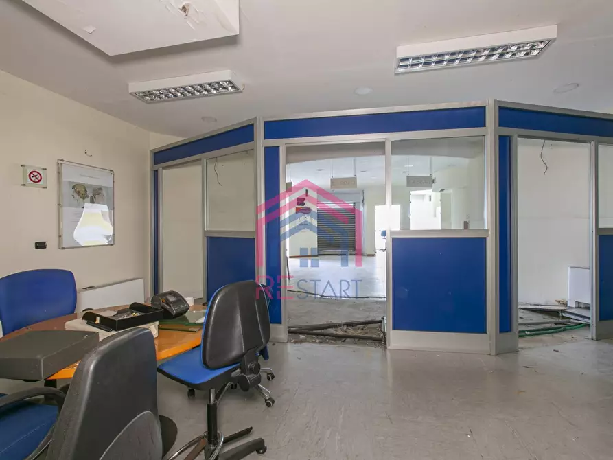 Immagine 23 di Locale commerciale in affitto  in Via della Motomeccanica 3 a Pomezia