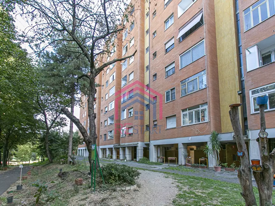 Immagine 2 di Appartamento in vendita  in Via Raffaele Aversa 238 a Roma