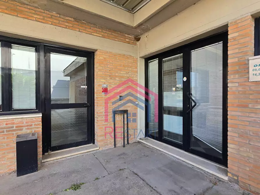 Immagine 1 di Ufficio in affitto  in Via De La Comunella 188-200 a Roma