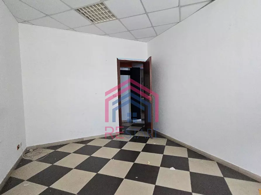 Immagine 6 di Ufficio in affitto  in Via De La Comunella 188-200 a Roma