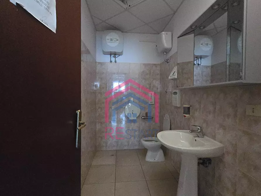 Immagine 7 di Ufficio in affitto  in Via De La Comunella 188-200 a Roma