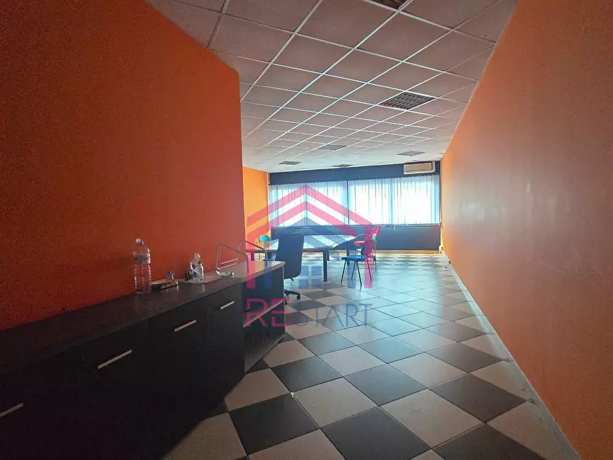 Immagine 10 di Ufficio in affitto  in Via De La Comunella 188-200 a Roma