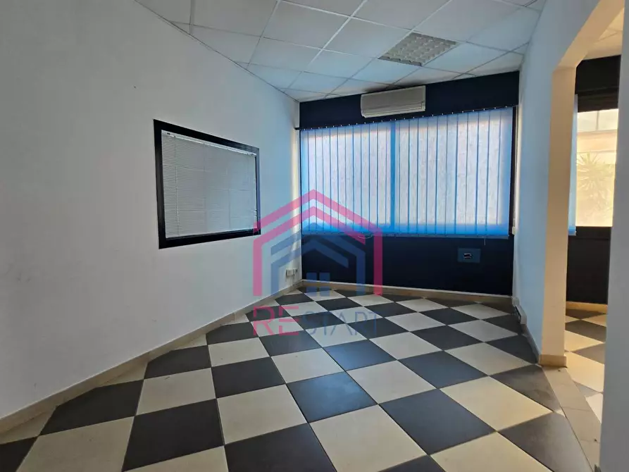 Immagine 15 di Ufficio in affitto  in Via De La Comunella 188-200 a Roma